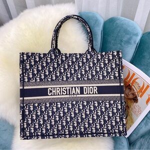 🥤LARGE DIOR BOOK TOTE Blue Dior Oblique Embroidery